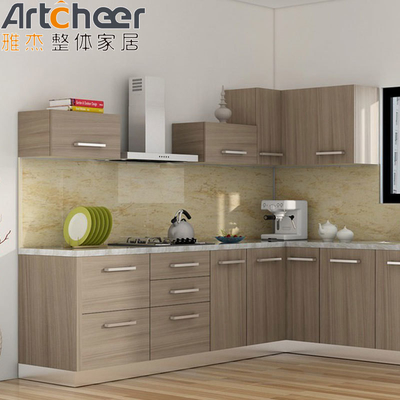 خرید کابینت آشپزخانه مدرن شکل L در رنگ سفید درخشنده لاک با درب چوبی جامد ساخت آنلاین