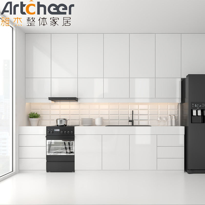 خرید آشپزخانه کوچک باز مدرن شیک کابینت آشپزخانه سفید شکل I با کابینت بالا سیاه ساخت آنلاین